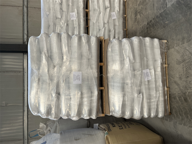 Cleaning effectiveness: Sandblasting is generally more effective than glass bead blasting for removing heavy rust, paint, or other thicker or stubborn coatings.